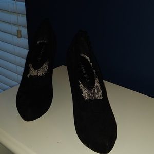 Madden Girl Velvet Pumps